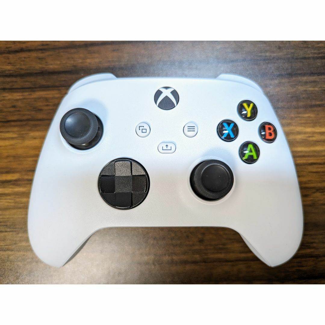 Xbox(エックスボックス)のMicrosoft Xbox ワイヤレス コントローラー エンタメ/ホビーのゲームソフト/ゲーム機本体(家庭用ゲーム機本体)の商品写真