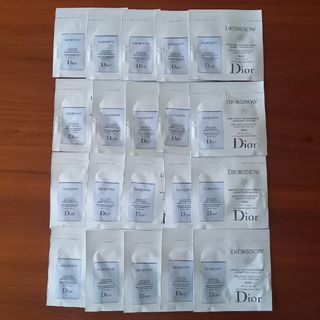 ディオール(Dior)の【サンプル】Dior スノー メイクアップ ベース UV35 ブルー×20(化粧下地)