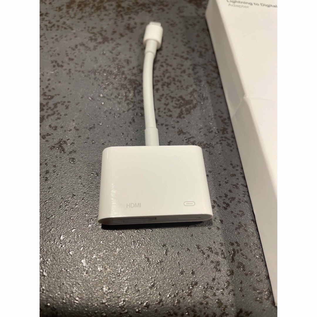 Apple(アップル)のアップル純正　HDMI  変換ケーブル　ライトニング エンタメ/ホビーのエンタメ その他(その他)の商品写真