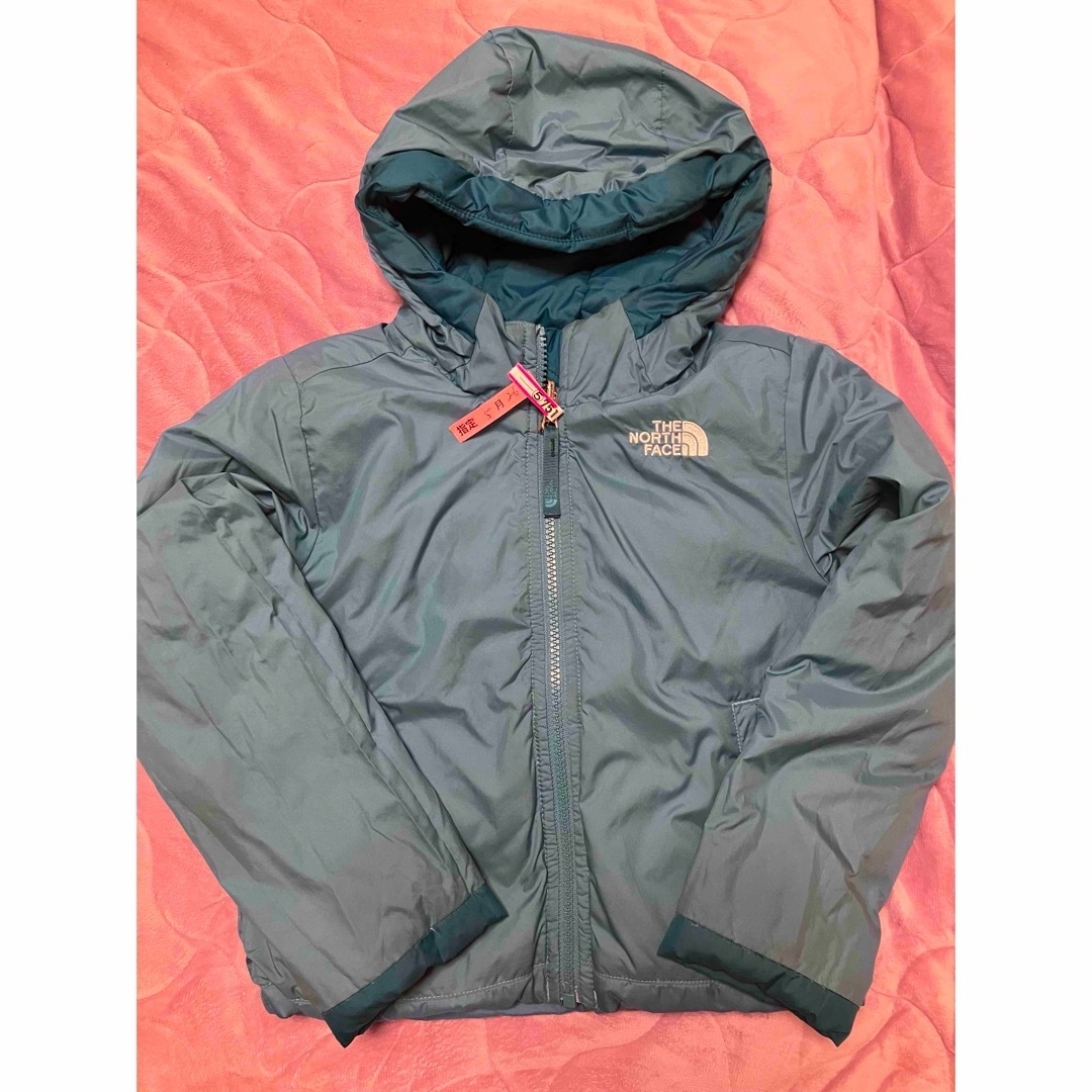 THE NORTH FACE(ザノースフェイス)の120 ザ・ノース・フェイス ダウンジャケット　リバーシブル　550  子供用  キッズ/ベビー/マタニティのキッズ服男の子用(90cm~)(ジャケット/上着)の商品写真