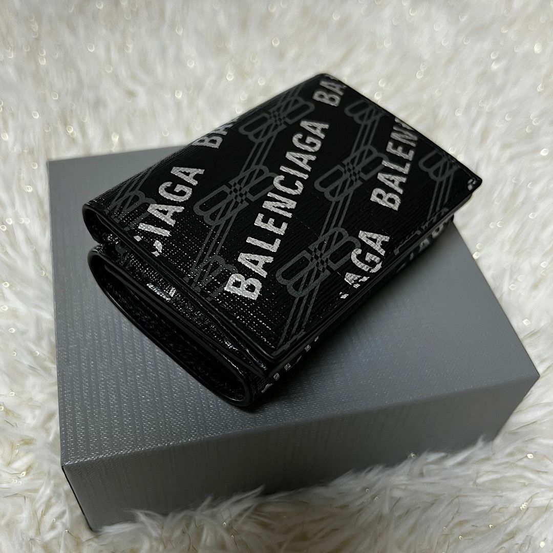 Balenciaga(バレンシアガ)の新品・箱付き【バレンシアガ】小銭入れ付き 三つ折り財布 メンズのファッション小物(折り財布)の商品写真