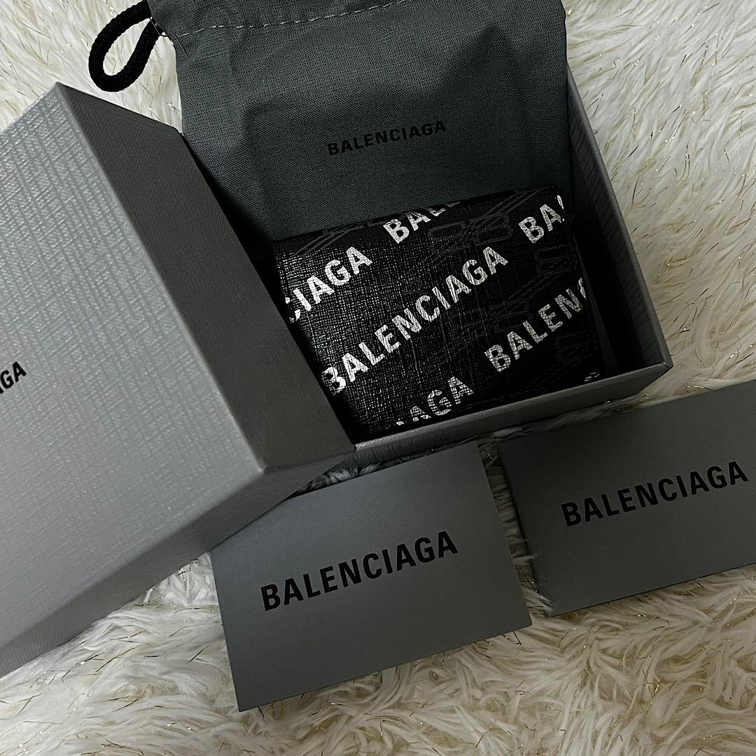 Balenciaga(バレンシアガ)の新品・箱付き【バレンシアガ】小銭入れ付き 三つ折り財布 メンズのファッション小物(折り財布)の商品写真