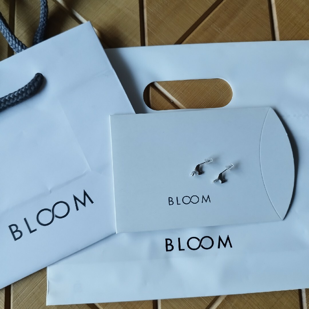 BLOOM(ブルーム)の新品|美品|BLOOM ブルーム　ピアス k14WG　ホワイトゴールド レディースのアクセサリー(ピアス)の商品写真