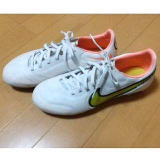 ナイキ ティエンポ（イエロー/黄色系）の通販 32点 | NIKEを買うならラクマ