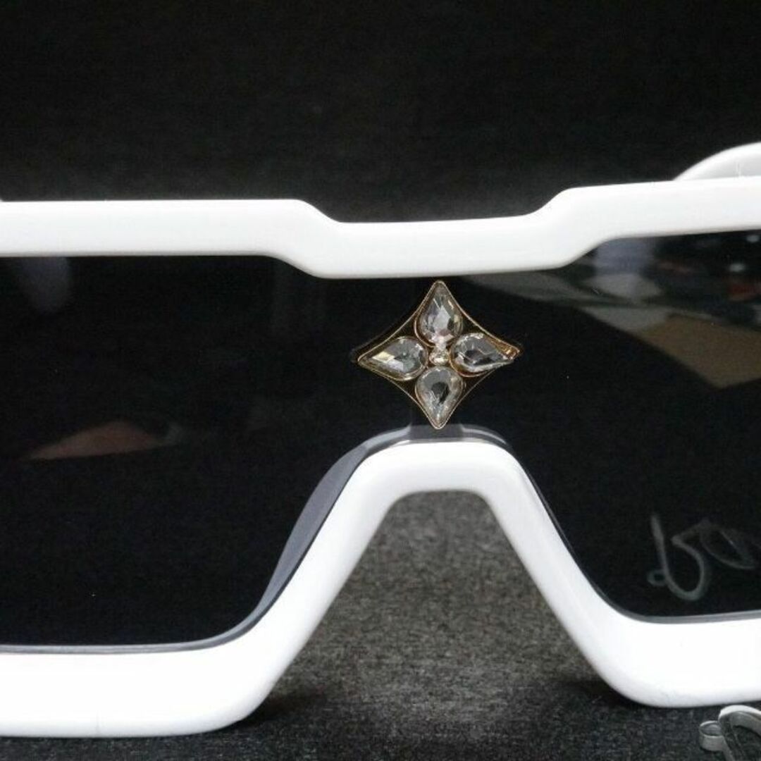 【ホワイト】サイクロン型 サングラス ブリンブリン メンズのファッション小物(サングラス/メガネ)の商品写真