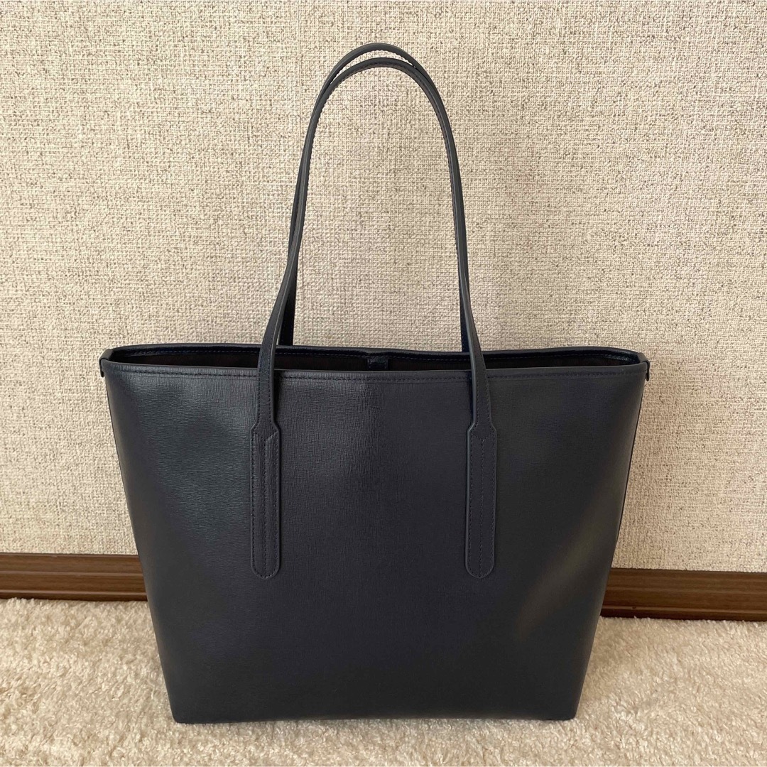 美品 FURLA フルラ トートバッグ レザー 肩掛け A4収納可 ブラック肩掛け可A4収納可