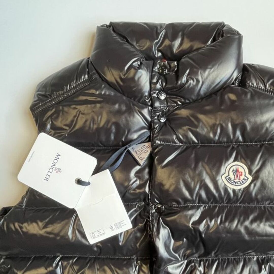 MONCLER(モンクレール)の●新品/正規品● MONCLER Tib ロゴ ベスト レディースのジャケット/アウター(ダウンベスト)の商品写真