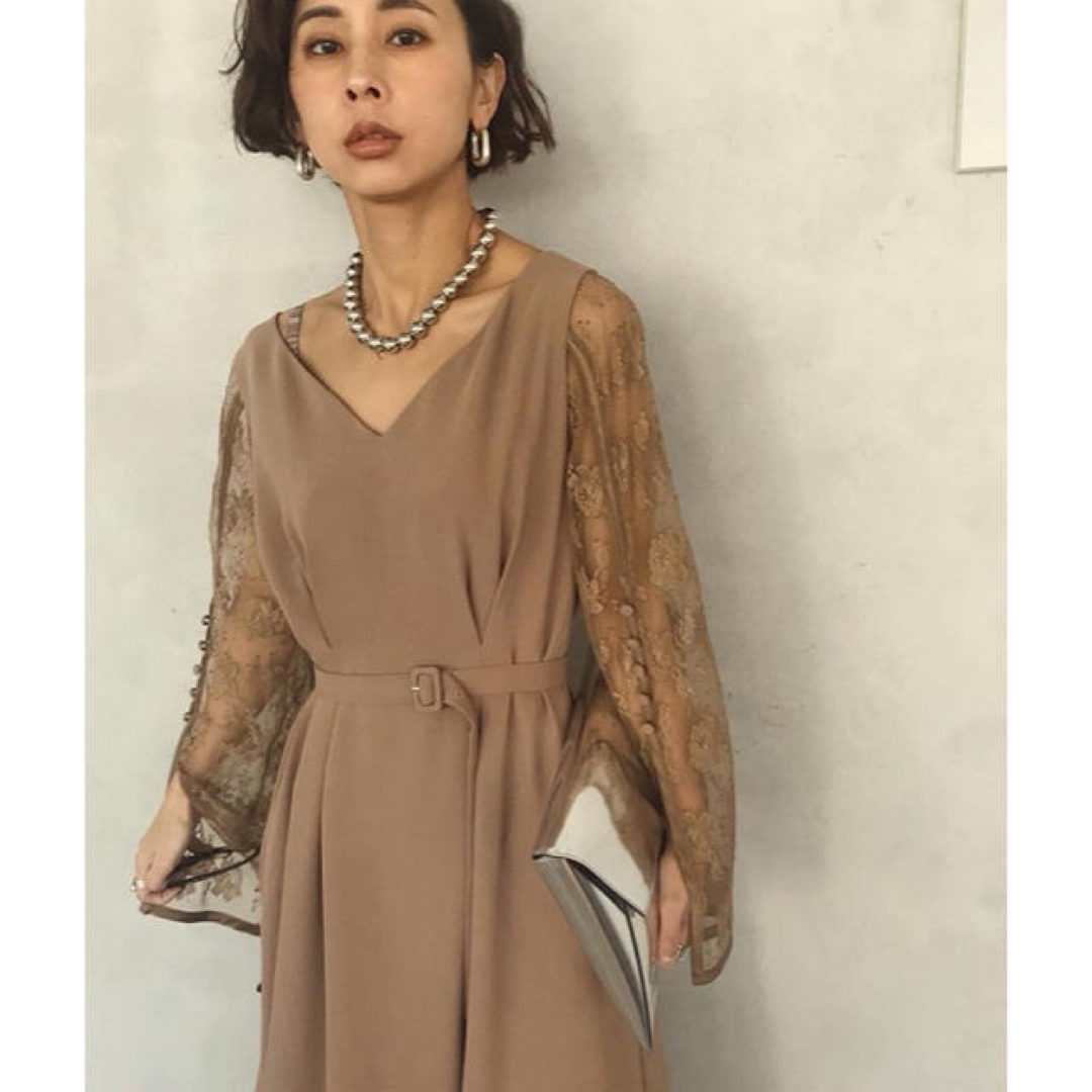 Ameri VINTAGE(アメリヴィンテージ)のAmeri VINTAGE LACE SLEEVE REFIND DRESS レディースのフォーマル/ドレス(ロングドレス)の商品写真