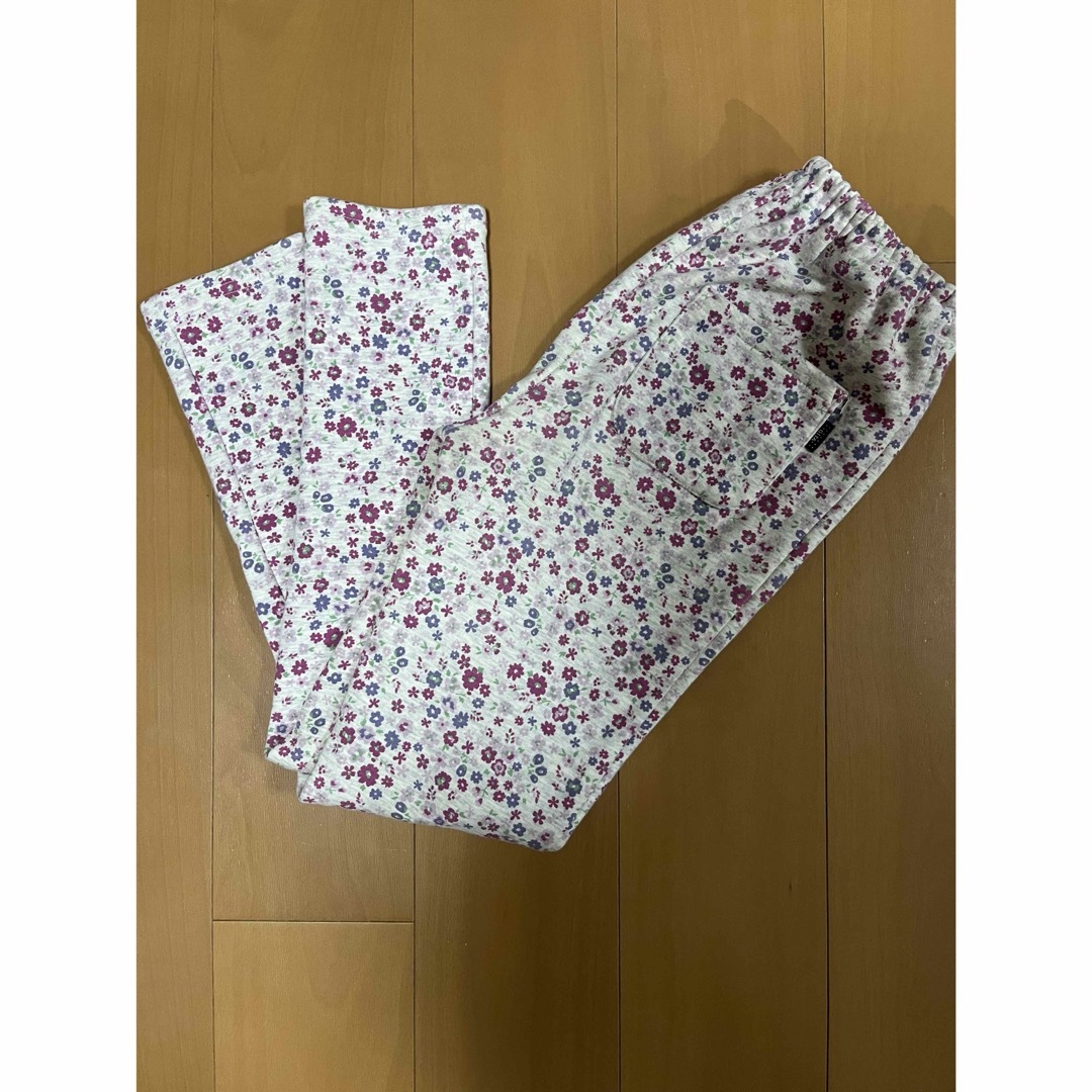 きょうりゅう様専用　ガールズスパッツ 花柄　150cm キッズ/ベビー/マタニティのキッズ服女の子用(90cm~)(パンツ/スパッツ)の商品写真