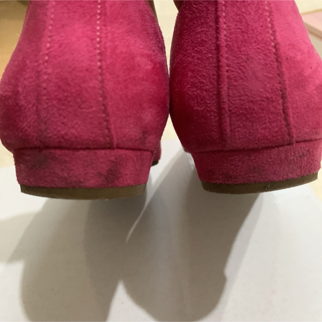 GALLARDA GALANTE(ガリャルダガランテ)のjena ビビットピンク　ローヒールスエードパンプス レディースの靴/シューズ(ハイヒール/パンプス)の商品写真
