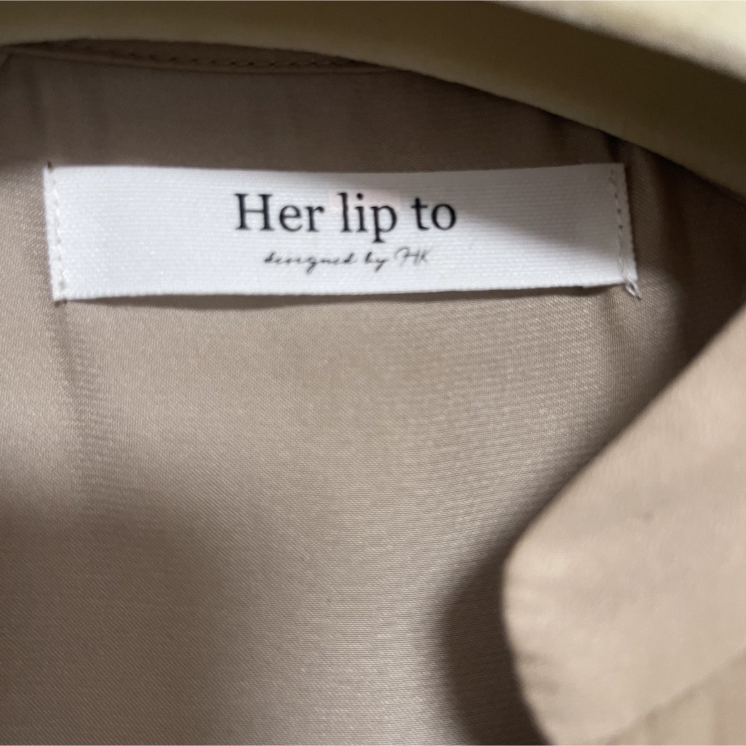 Her lip to(ハーリップトゥ)のherlipto ワンピース　ベージュ　リボン　サテン レディースのワンピース(ひざ丈ワンピース)の商品写真