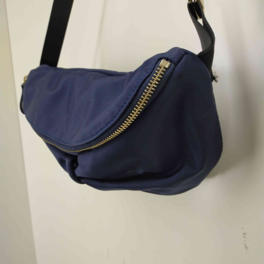 TOCCA(トッカ)のTOCCA(トッカ) RIBBON KNOT BODY BAG ボディバッグ レディースのバッグ(ボディバッグ/ウエストポーチ)の商品写真