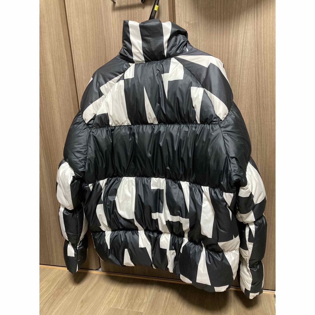 NIKE - NIKE 総柄ダウンジャケット loose fit S 白黒の通販 by NIKE - NIKE 総柄ダウンジャケット loose fit S 白黒の通販 by