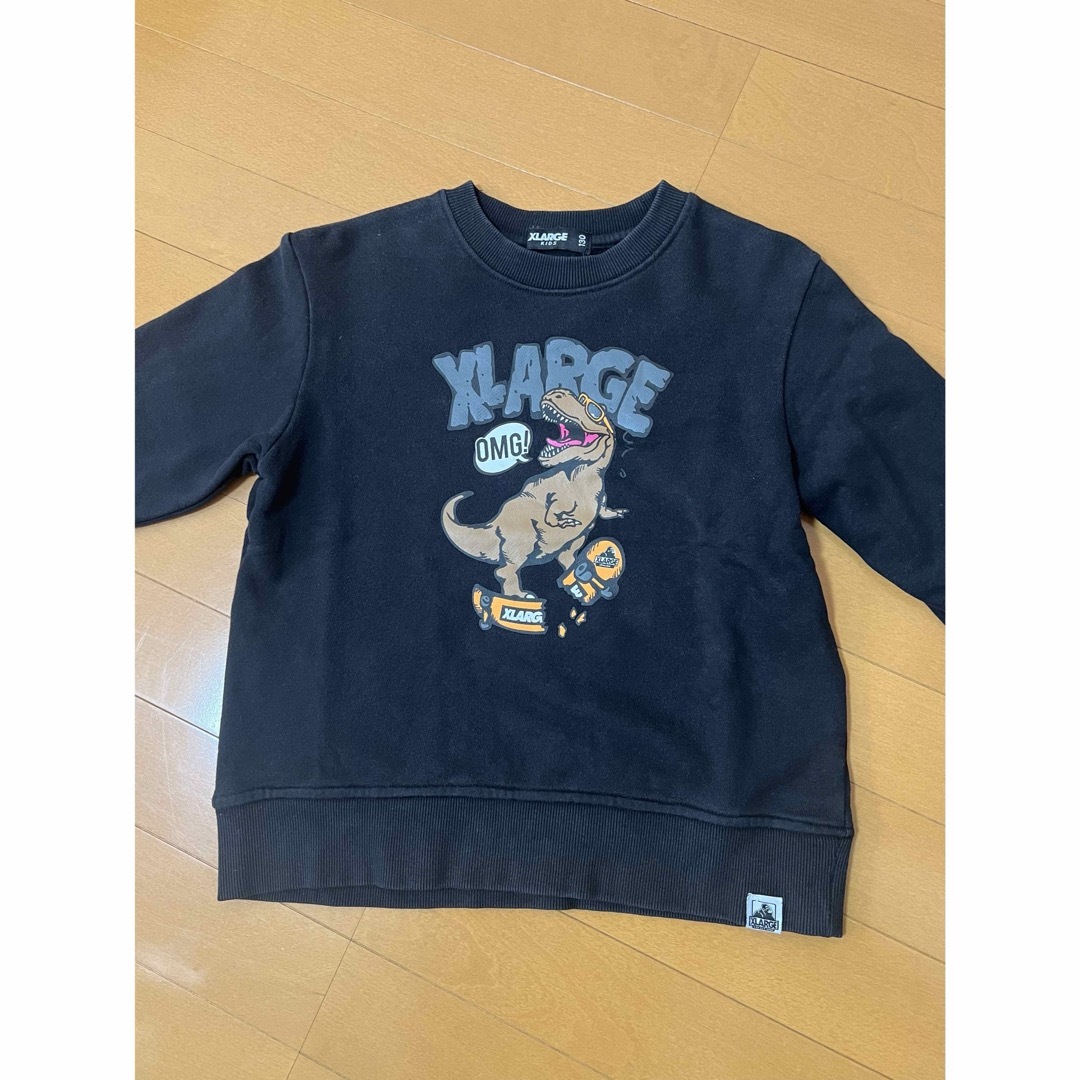 XLARGE KIDS(エクストララージキッズ)のXLARGE KIDS 130cm 恐竜トレーナー キッズ/ベビー/マタニティのキッズ服男の子用(90cm~)(Tシャツ/カットソー)の商品写真