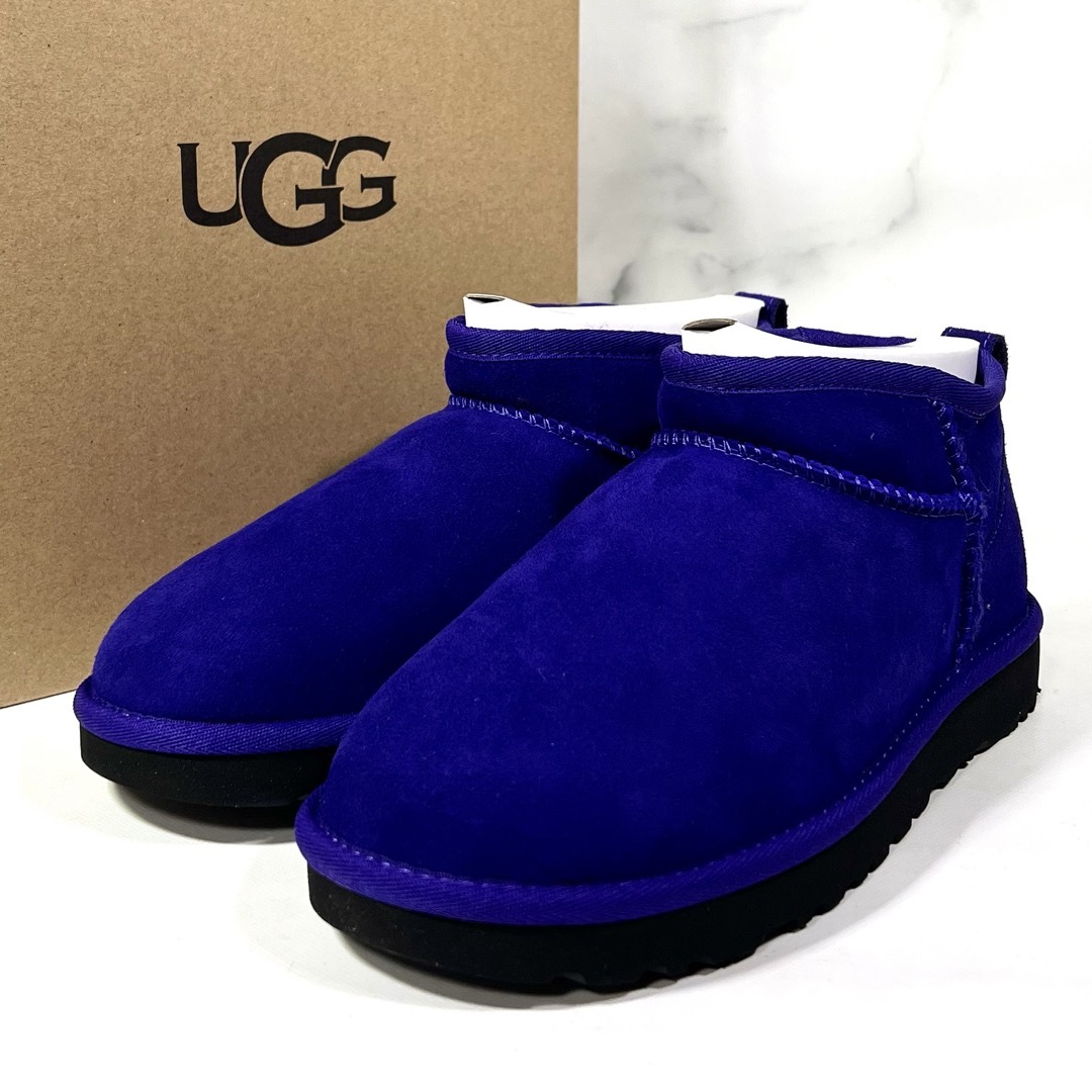 UGG(アグ)の【新品未使用】UGG CLASSIC ULTRA MINI ブーツ 紫 23.0 レディースの靴/シューズ(ブーツ)の商品写真