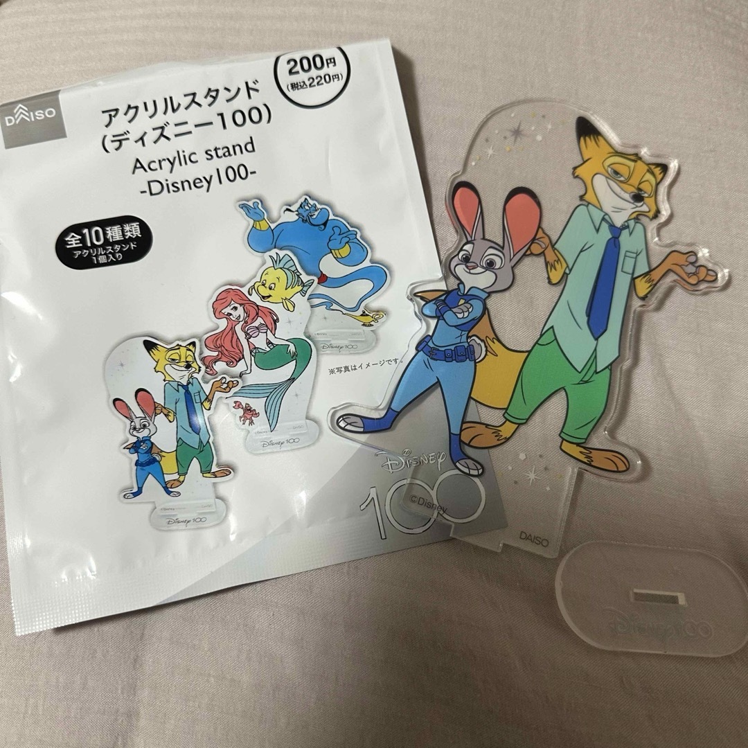 未使用*DAISO Disney100 アクリルスタンド3点セット* エンタメ/ホビーのおもちゃ/ぬいぐるみ(キャラクターグッズ)の商品写真