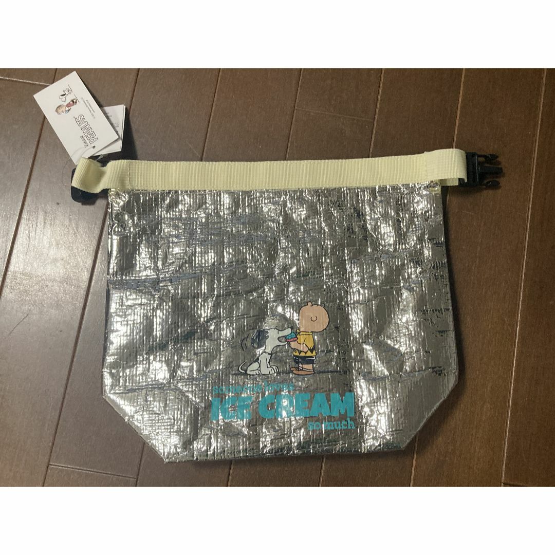 SNOOPY(スヌーピー)の【送料込・半額】HEMING'S PEANUTS 保冷マルチケース スヌーピー レディースのバッグ(その他)の商品写真