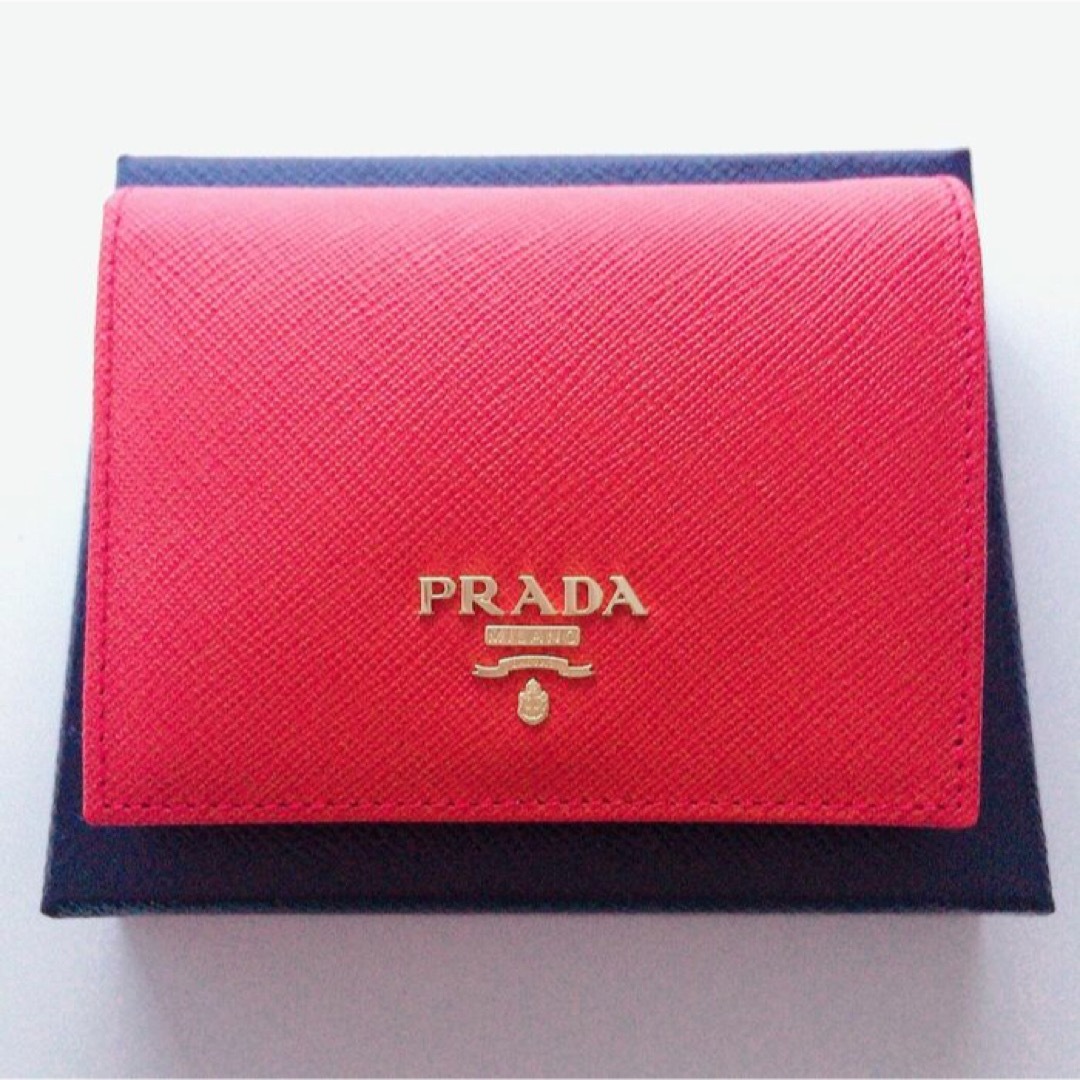 PRADA(プラダ)のPRADA SAFFIANO METAL 1MV204 2D93 折財布 レッド レディースのファッション小物(財布)の商品写真