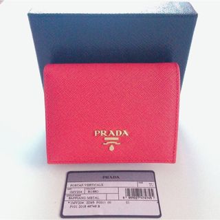 プラダ(PRADA)のPRADA SAFFIANO METAL 1MV204 2D93 折財布 レッド(財布)