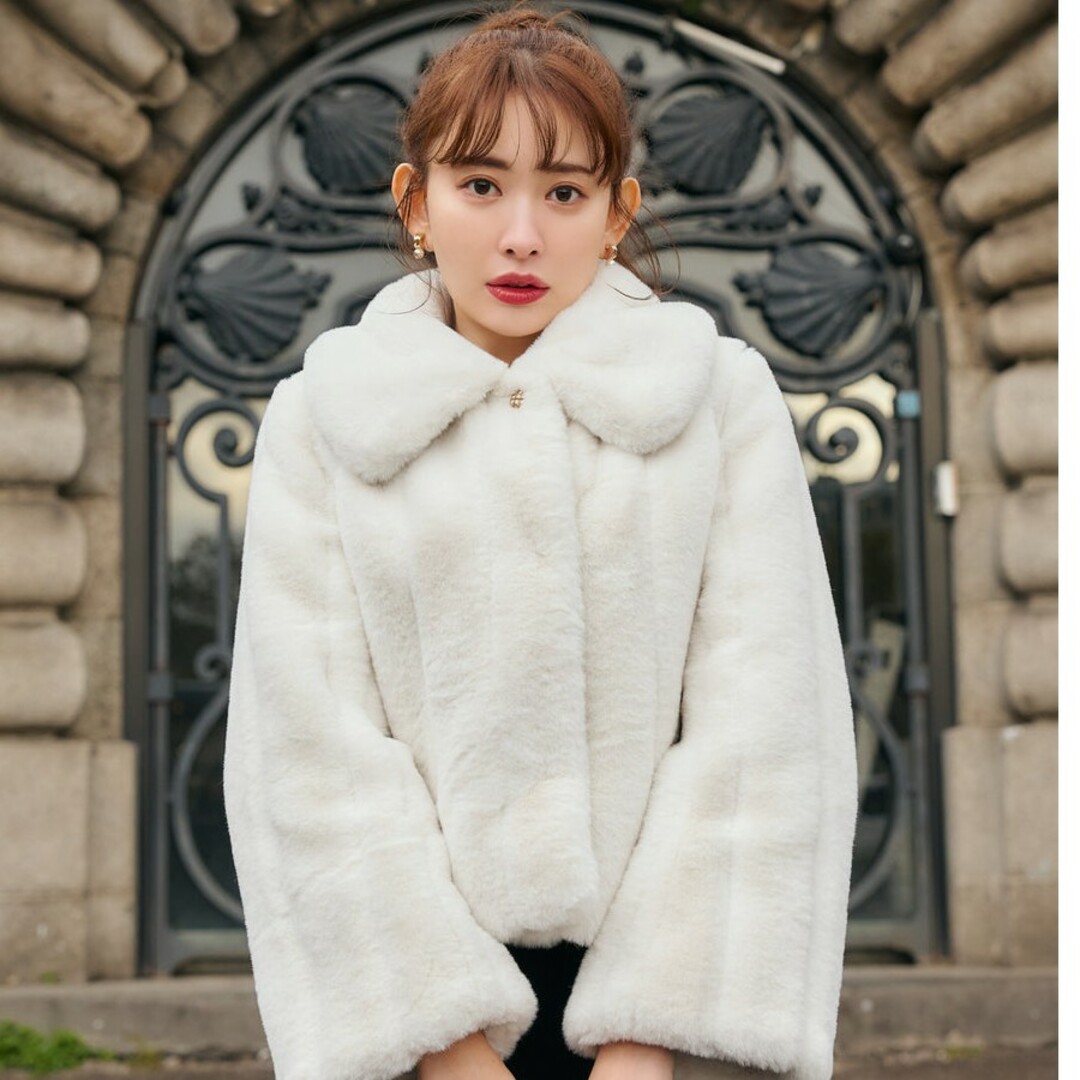 Winter Love Faux Fur Coatジャケット/アウター