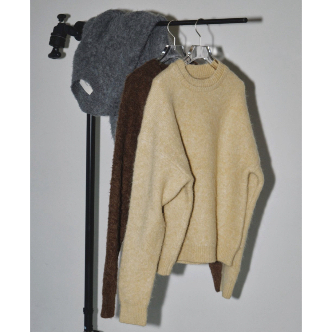 TODAYFUL(トゥデイフル)のBrashed Crewneck Knit グレー　TODAYFUL レディースのトップス(ニット/セーター)の商品写真