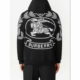 バーバリー(BURBERRY)の【新品タグ付き】Burberry バーバリー　パーカー　ロゴ　フード　プリント(パーカー)