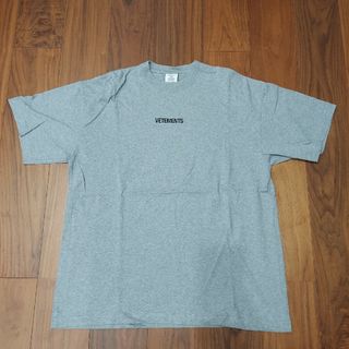 ヴェトモン(VETEMENTS)の正規品新品 VETEMENTS ヴェトモン  ロゴTシャツ(Tシャツ/カットソー(半袖/袖なし))