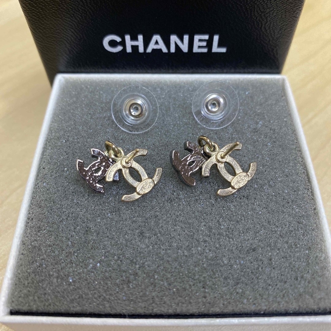 CHANEL(シャネル)のCHANEL シャネル　ピアス　ココマーク　ラインストーン　2点セット レディースのアクセサリー(ピアス)の商品写真