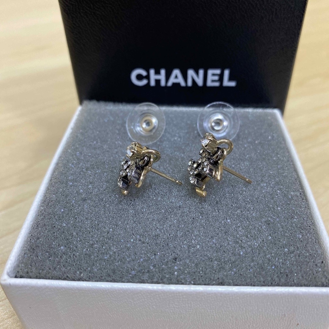 CHANEL(シャネル)のCHANEL シャネル　ピアス　ココマーク　ラインストーン　2点セット レディースのアクセサリー(ピアス)の商品写真