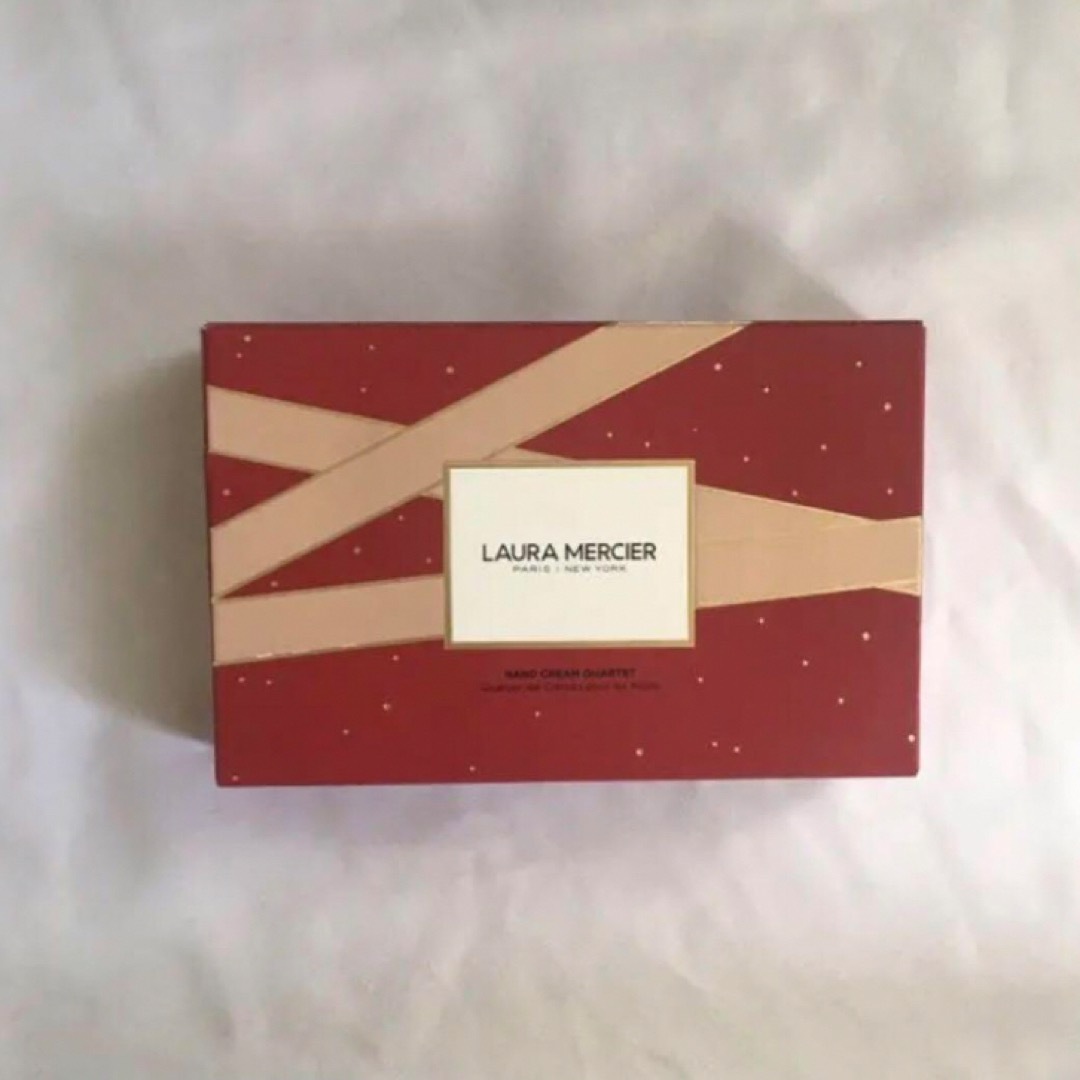 laura mercier(ローラメルシエ)の値下げ　限定　クリスマスコフレ　ハンドクリーム カルテット 4個 コスメ/美容のキット/セット(コフレ/メイクアップセット)の商品写真