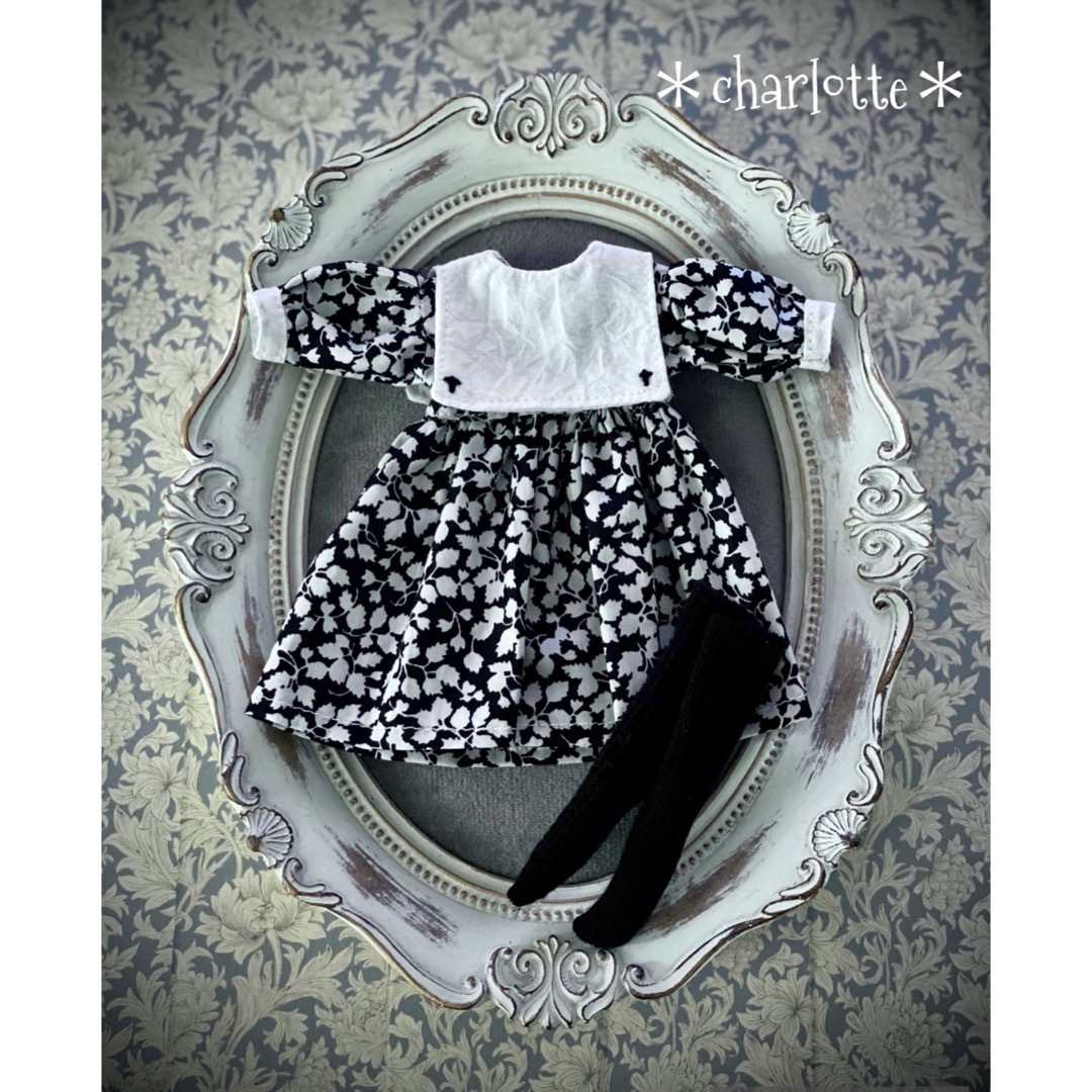 ブライスアウトフィット　2着セットワンピース　blythe outfit ハンドメイドのぬいぐるみ/人形(その他)の商品写真