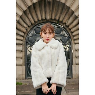 Her lip to(毛皮/ファーコート ・ ホワイト/白色系)のフリマ Her lip to(毛皮/ファーコート ・ ホワイト/白色系)のフリマ