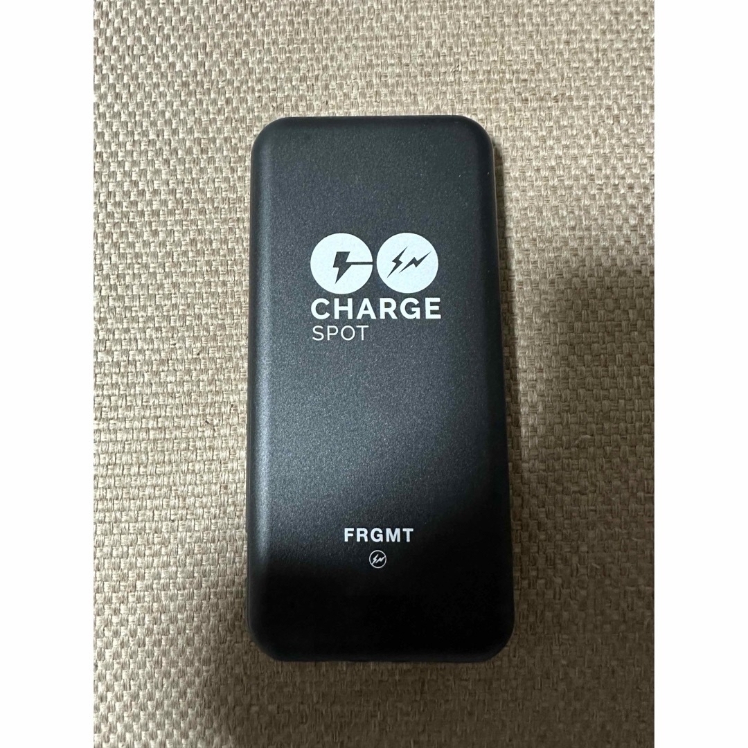 FRAGMENT(フラグメント)の全世界1000個限定 fragment design × Charge SPOT スマホ/家電/カメラのスマートフォン/携帯電話(バッテリー/充電器)の商品写真