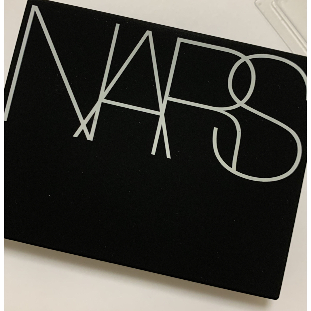 NARS(ナーズ)のNARS ナーズ ライトリフレクティング プリズマティックパウダー  コスメ/美容のベースメイク/化粧品(フェイスパウダー)の商品写真