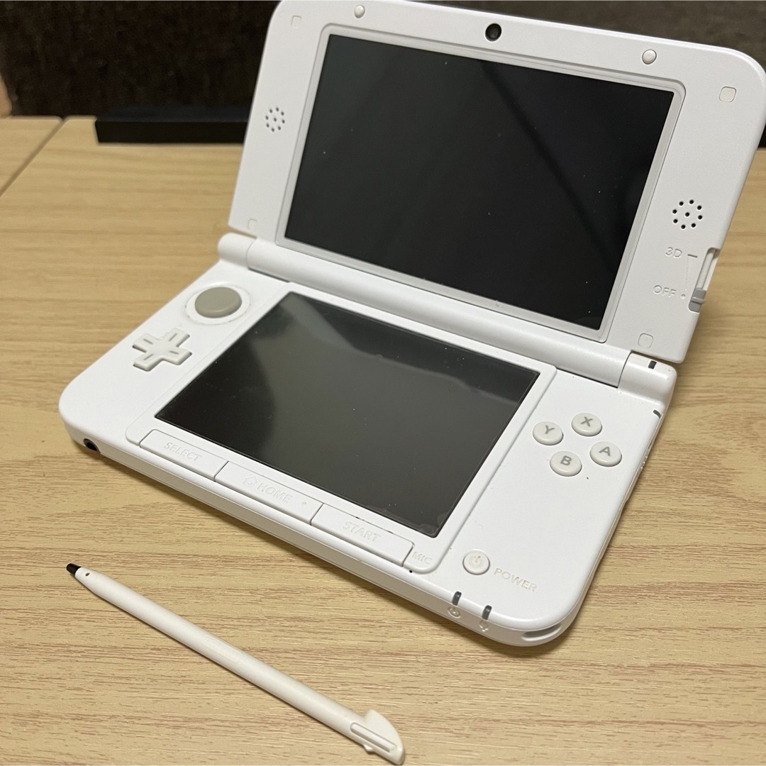 【任天堂】ニンテンドー3DS LL本体　拡張パッド　ソフト5本セット