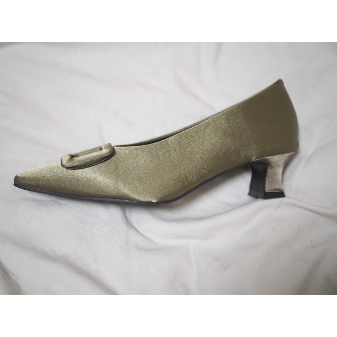NEUNA スクエアモチーフサテンパンプス レディースの靴/シューズ(ハイヒール/パンプス)の商品写真