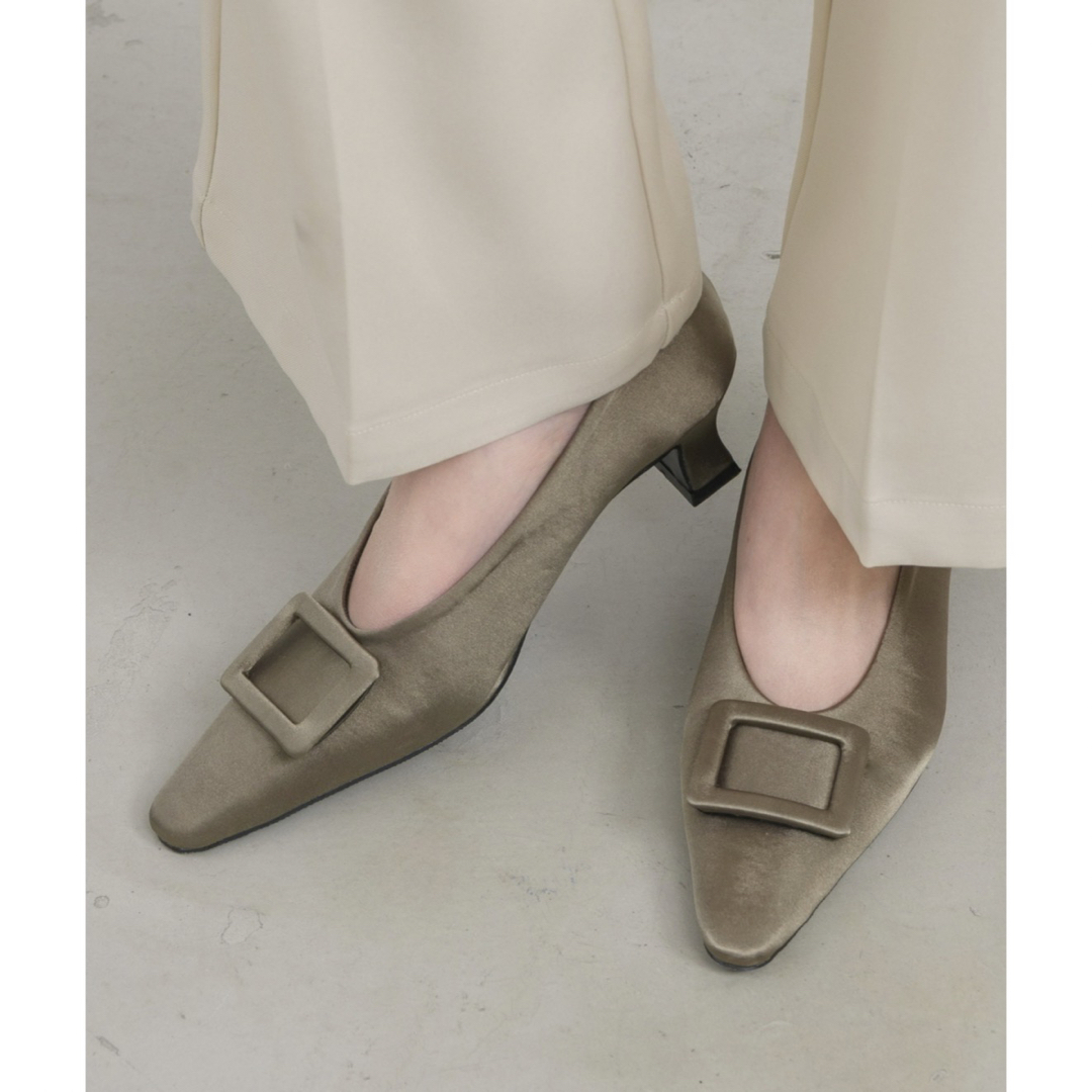 NEUNA スクエアモチーフサテンパンプス レディースの靴/シューズ(ハイヒール/パンプス)の商品写真