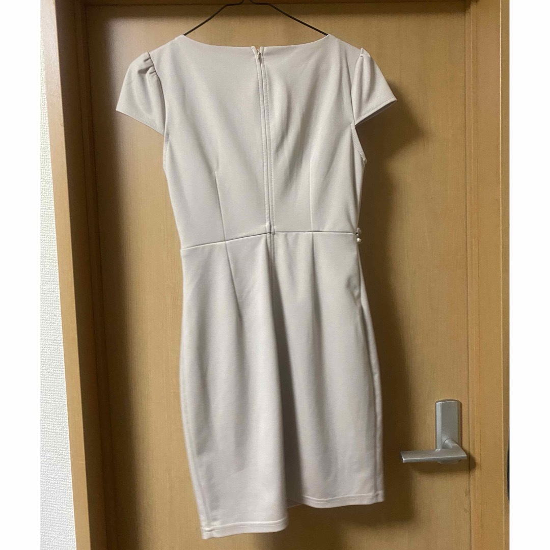 dazzy store(デイジーストア)のdazzy 完売ドレス　シンプル　格子柄刺繍切り替え半袖　タイト　ミニドレス レディースのフォーマル/ドレス(ナイトドレス)の商品写真