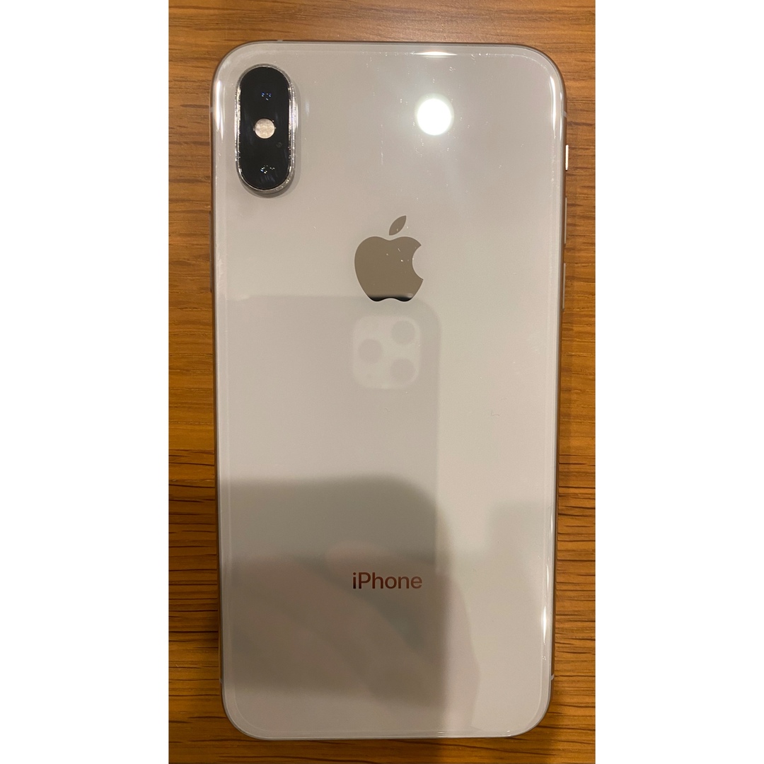 iPhone(アイフォーン)の純正アダプター付・早い者勝ち❗️iPhone Xs 256GB SIMロック解除 スマホ/家電/カメラのスマートフォン/携帯電話(スマートフォン本体)の商品写真