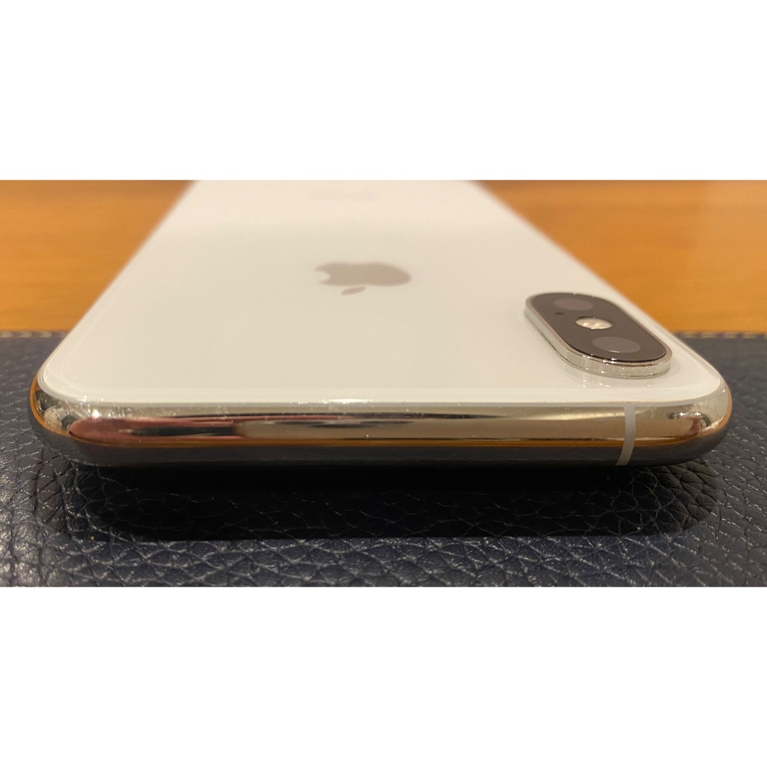 iPhone(アイフォーン)の純正アダプター付・早い者勝ち❗️iPhone Xs 256GB SIMロック解除 スマホ/家電/カメラのスマートフォン/携帯電話(スマートフォン本体)の商品写真