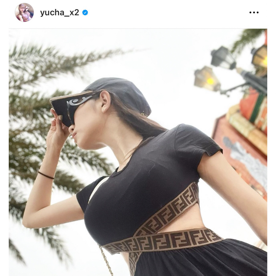 FENDI - FENDI ガールズ FF ロゴ カットアウト ワンピース の FENDI - FENDI ガールズ FF ロゴ カットアウト ワンピース の