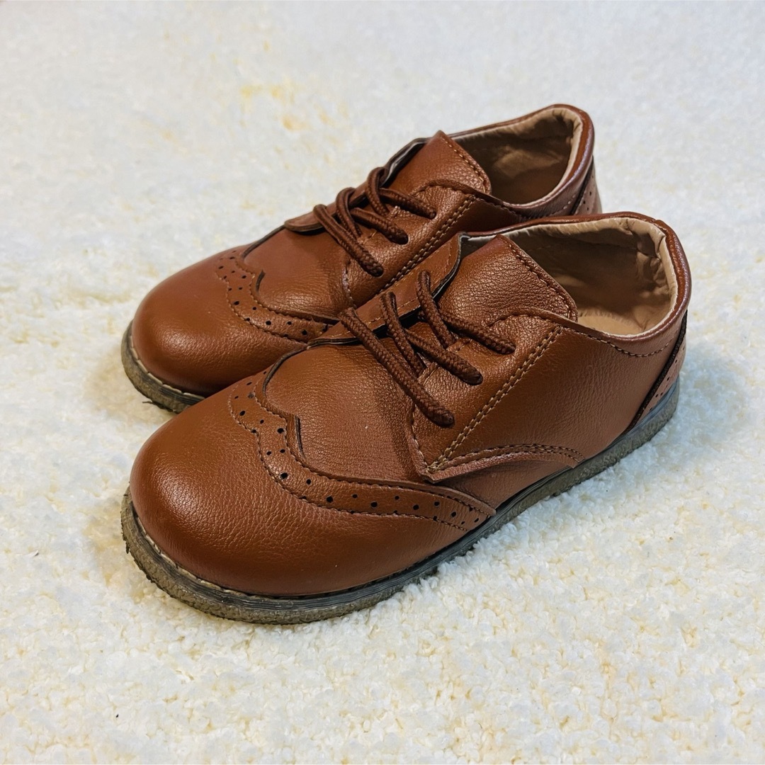 子供 靴 フォーマル 男の子 女の子 キッズ シューズ ブラウン  キッズ/ベビー/マタニティのキッズ靴/シューズ(15cm~)(フォーマルシューズ)の商品写真