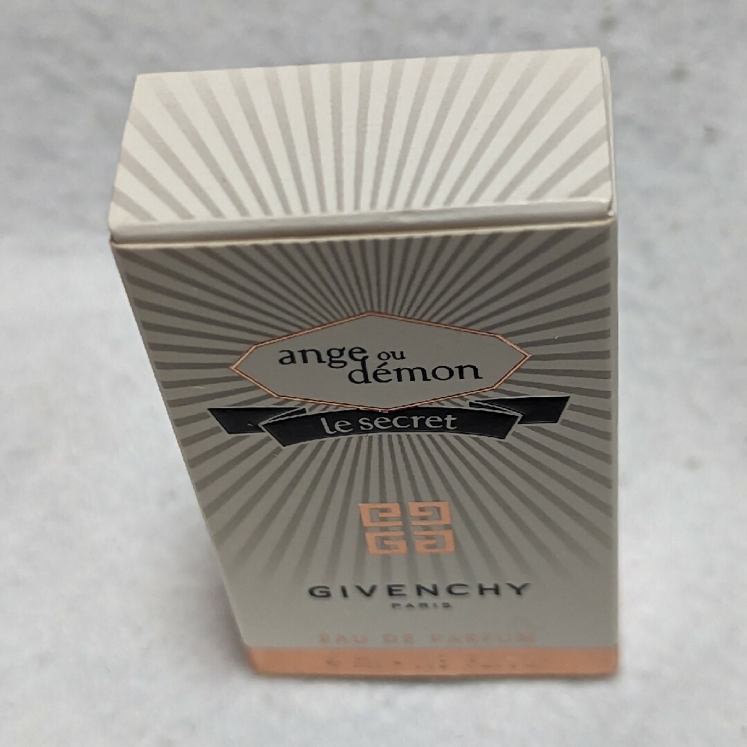 GIVENCHY(ジバンシィ)のジバンシーアンジュデモンシークレットオーデパルファム4ml コスメ/美容のコスメ/美容 その他(その他)の商品写真