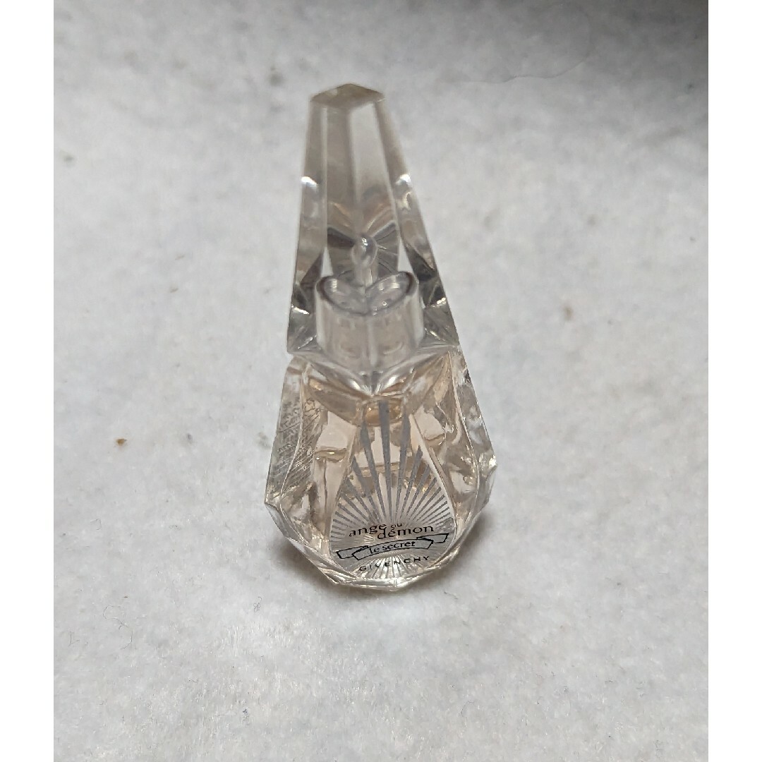 GIVENCHY(ジバンシィ)のジバンシーアンジュデモンシークレットオーデパルファム4ml コスメ/美容のコスメ/美容 その他(その他)の商品写真