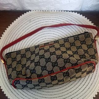 グッチ(Gucci)のいわお様専用《美品》大幅値下げ　GUCCI　アクセサリーポーチ　赤(ポーチ)