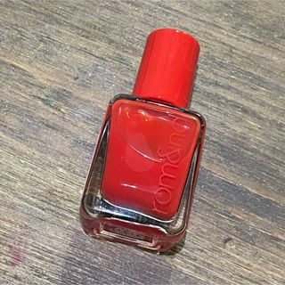 スリーシーイー(3ce)のロムアンド ムードぺブルネイル　zesty red(ネイル用品)