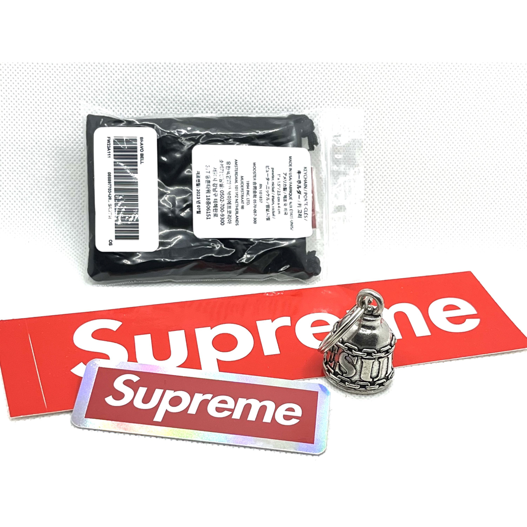 Supreme(シュプリーム)の🎄23FW Supreme Bravo Bell  Silver シュプリーム  メンズのファッション小物(キーホルダー)の商品写真