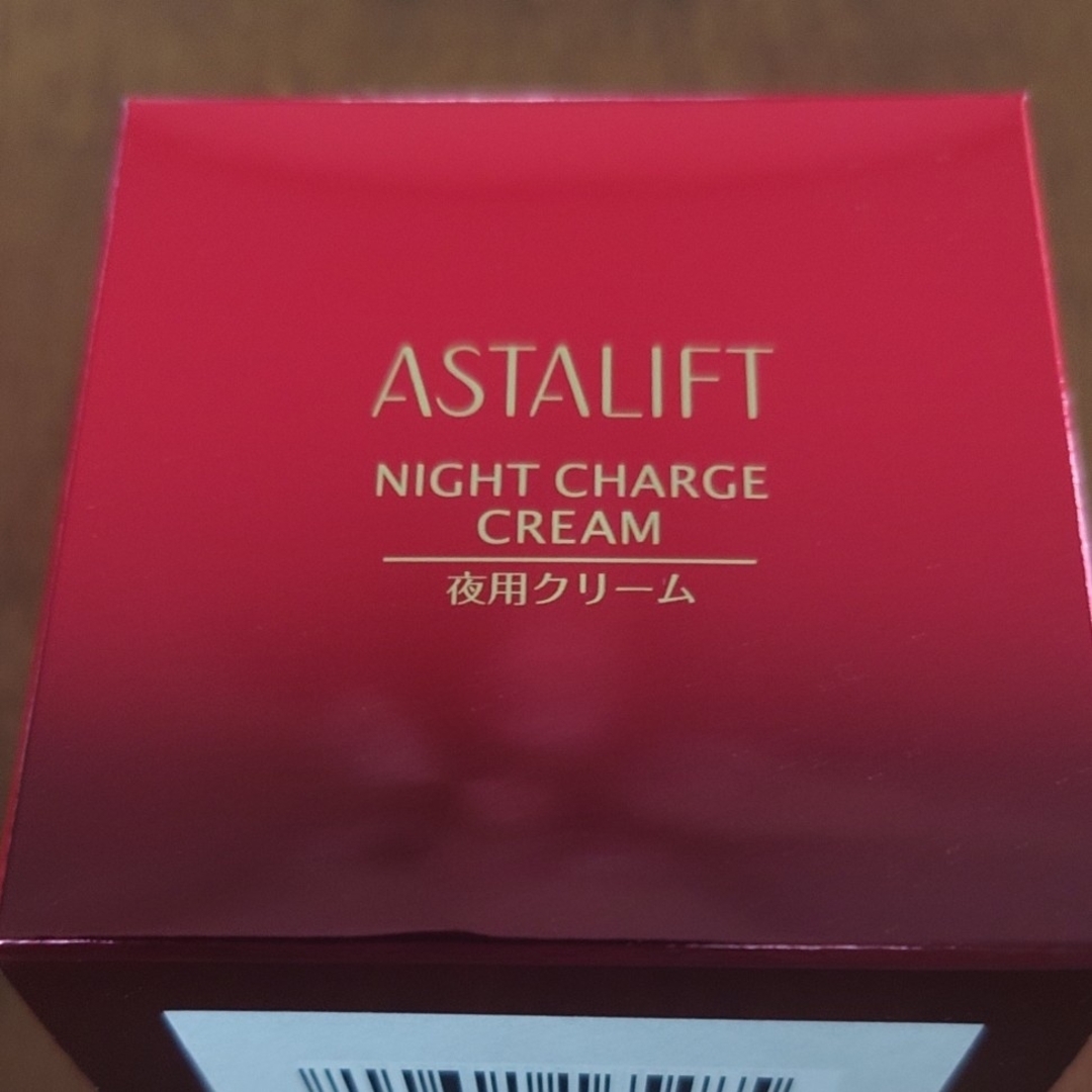 アスタリフト　ナイトチャージクリーム　30g コスメ/美容のスキンケア/基礎化粧品(フェイスクリーム)の商品写真