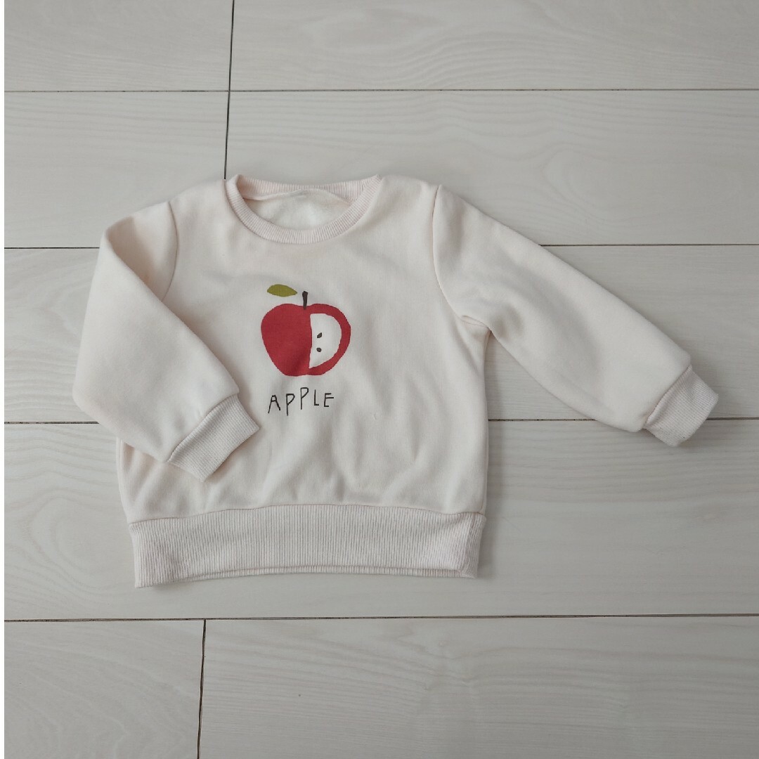 りんごプリントの白色トレーナー　90 キッズ/ベビー/マタニティのキッズ服女の子用(90cm~)(Tシャツ/カットソー)の商品写真