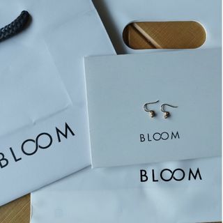 ブルーム(BLOOM)の新品|美品|BLOOM k18　ダイヤモンド 0.03ct　フックピアス(ピアス)